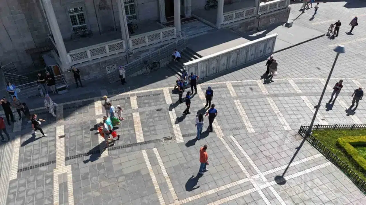 Kayseri Büyükşehir Belediyesi'nden Dilencilik ve Sokak Satıcılarına Karşı Kapsamlı Denetim