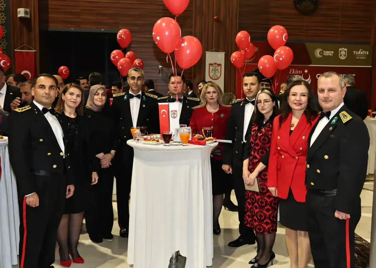 Sivas’ta 29 Ekim Coşkusu: Cumhuriyet Resepsiyonu Düzenlendi