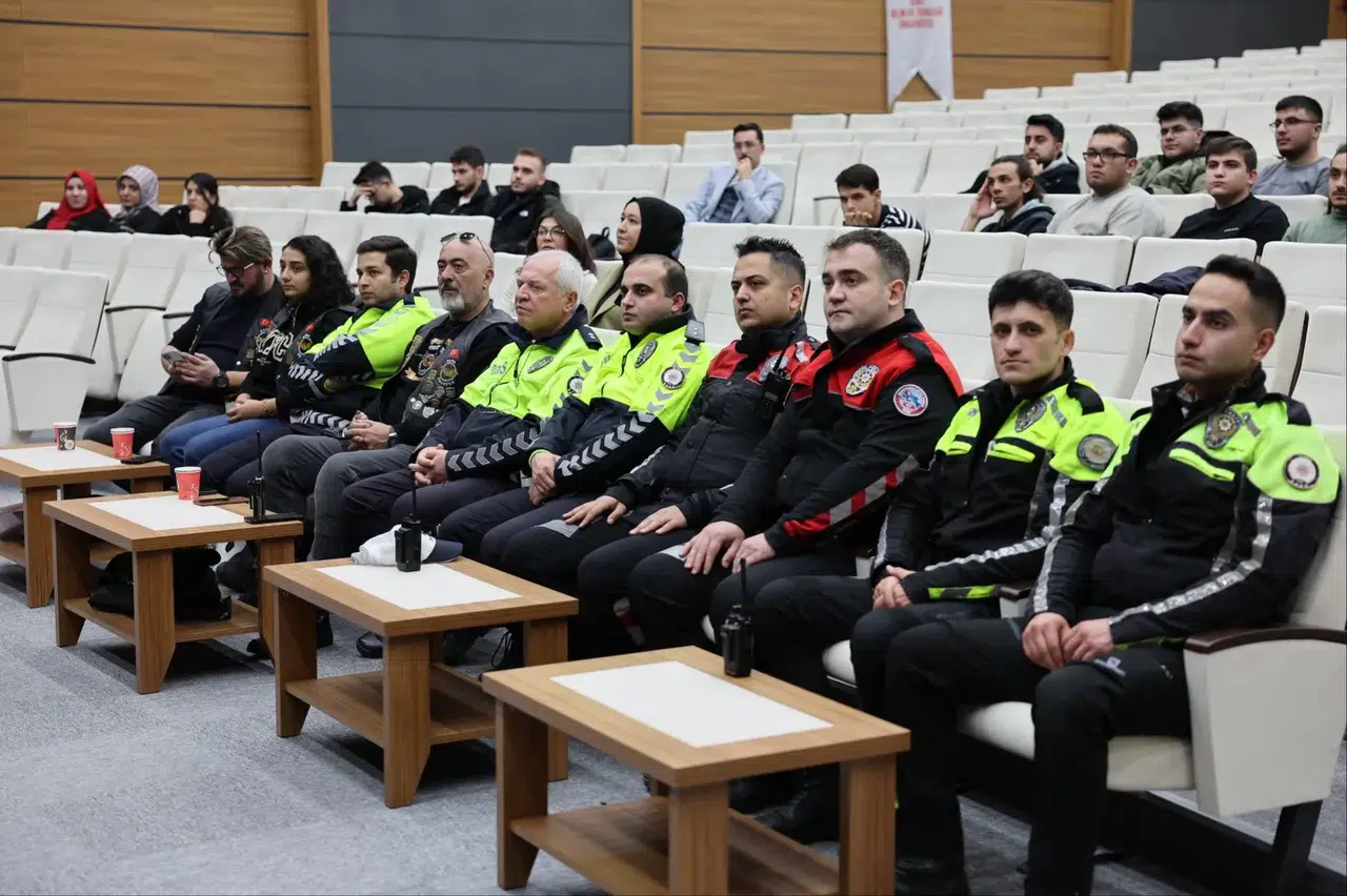 Bir Kural Bir Ömür: Üniversitede Trafik Bilinci Etkinliği