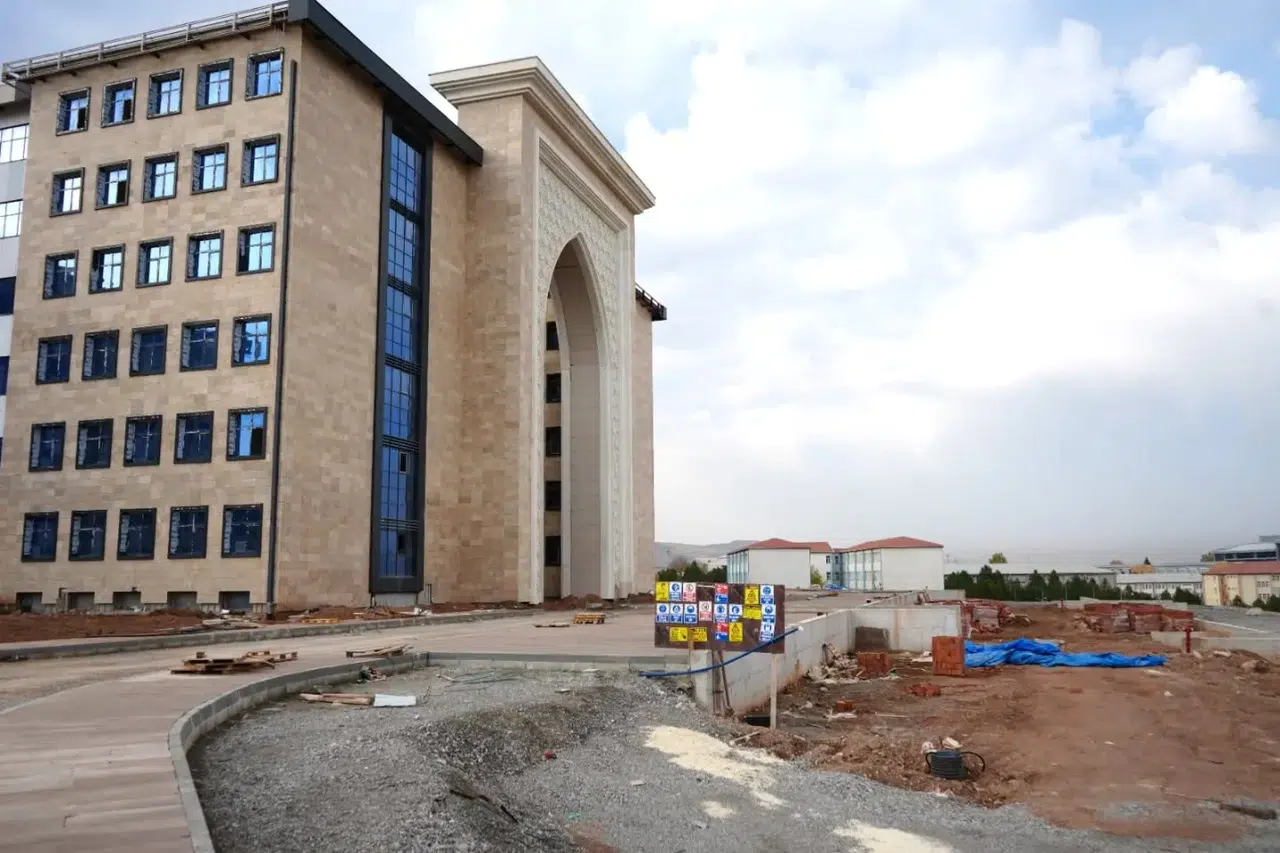 Sivas’ın Yeni Hastanesi Adım Adım Tamamlanıyor
