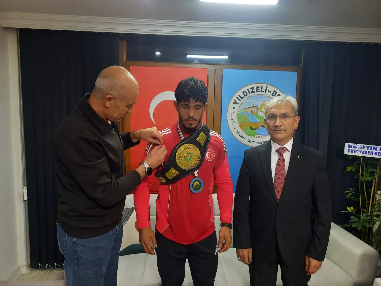 Dünya Şampiyonu Coşkun Keleş'e Altın Hediye: Hedef Avrupa