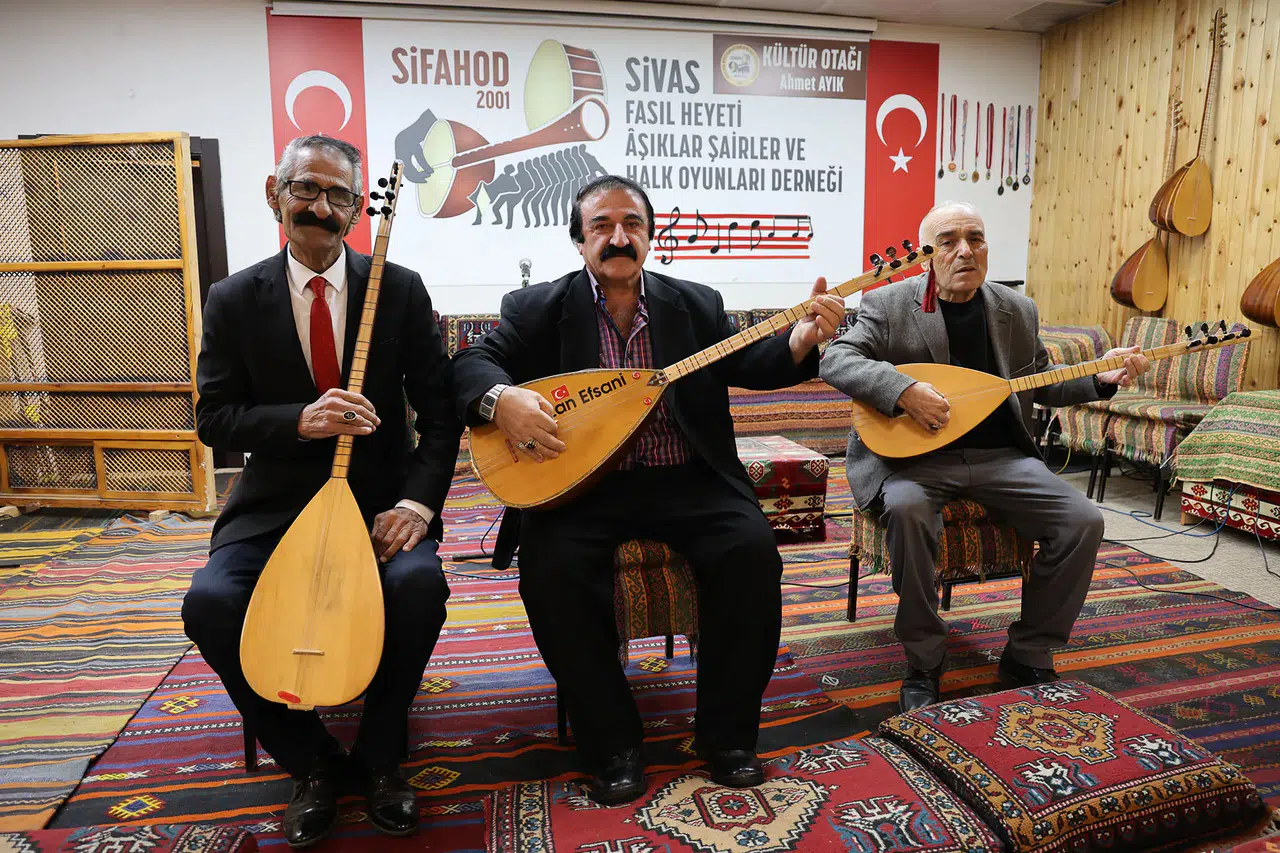 Yapay Zeka Türküleri: Ozanlar İkiye Bölündü, Kültür Tehlikede mi?