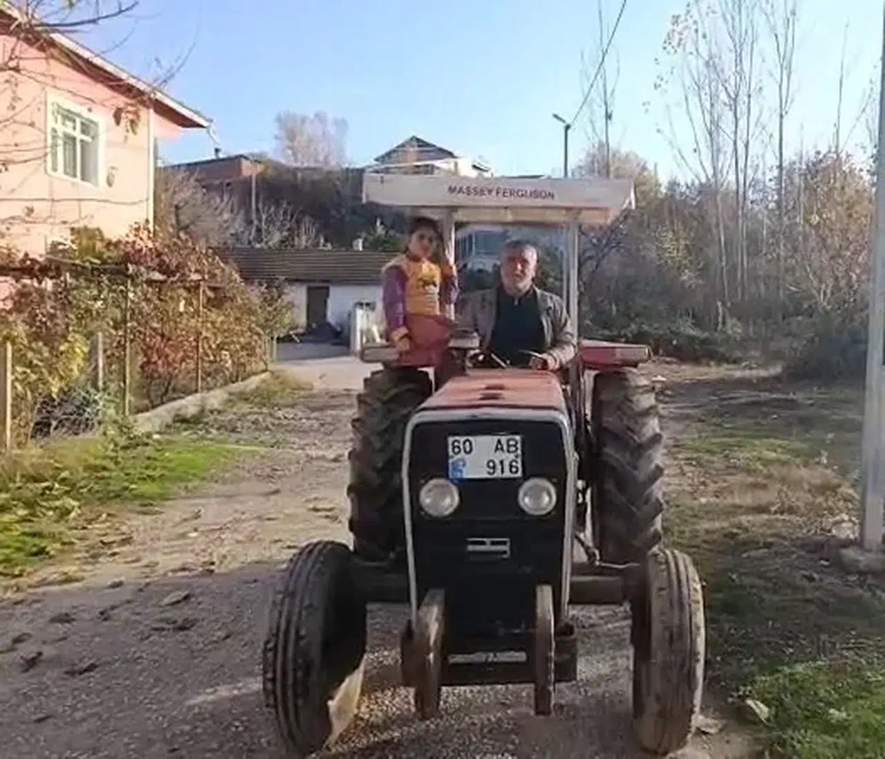 Traktörle Köprüden Geçtiği İddia Edilen Çiftçiye Haciz Şoku!
