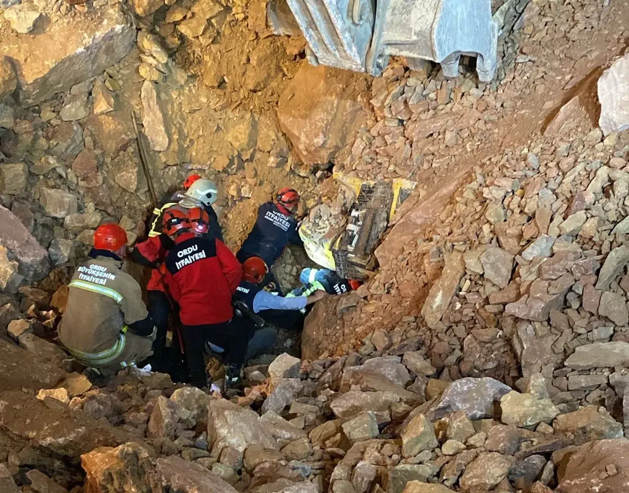 Ordu Taş Ocağı Göçüğü: Bir İşçinin Cansız Bedeni Çıkarıldı