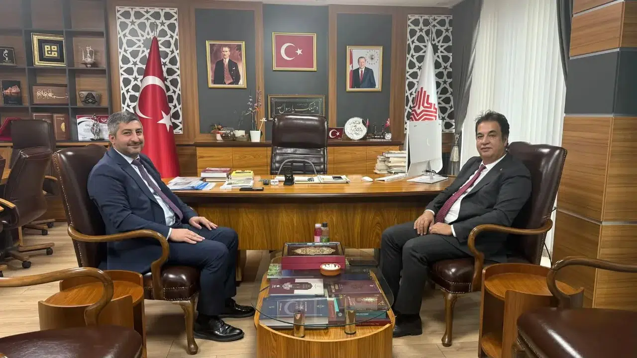 Sivas’ta Üniversite ve Vakıflar Bölge Müdürlüğü İş Birliği İçin Görüştü