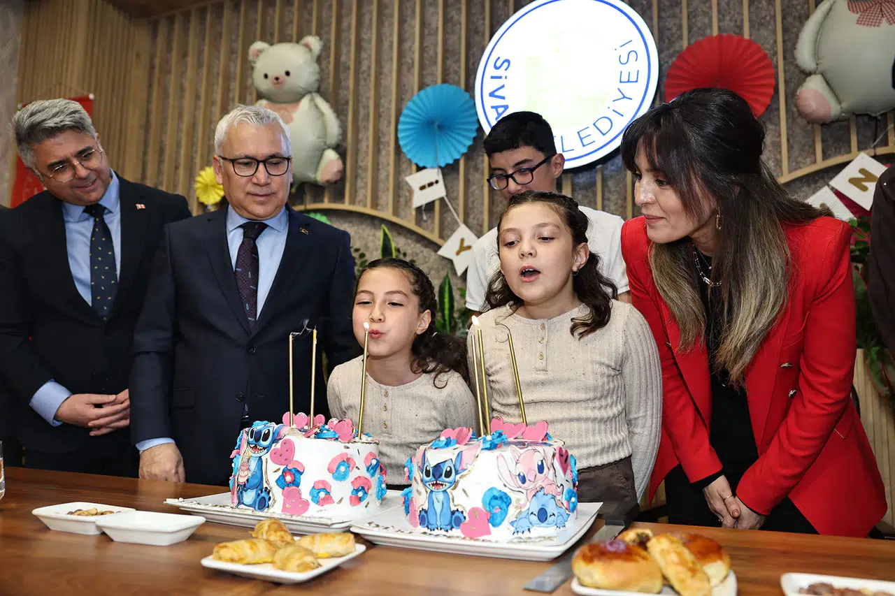 Pençe-Kilit Şehidinin Kızları İçin Anlamlı Doğum Günü Sürprizi