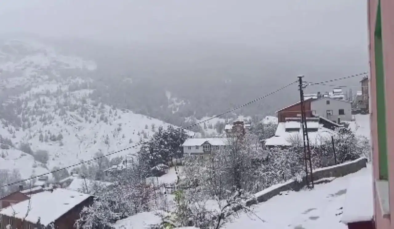 Sivas Beyaza Büründü: Yüksek Kesimlerde Kar Yağışı Etkisini Artırdı