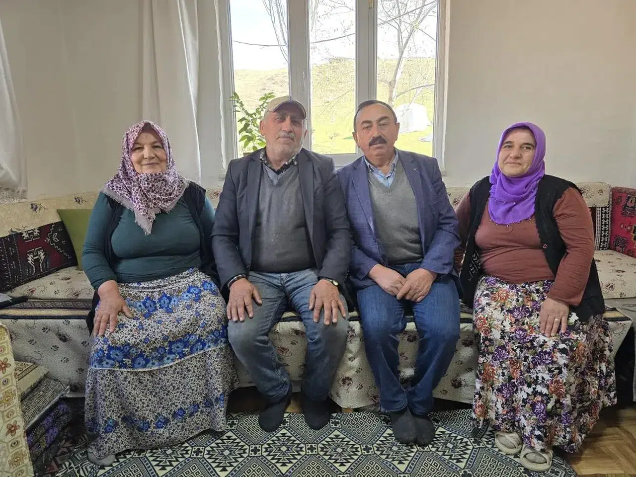 36 Yıldır Aynı Evde: Kardeşler ve Eşleri Mutlu Bir Hayat Sürdürüyor