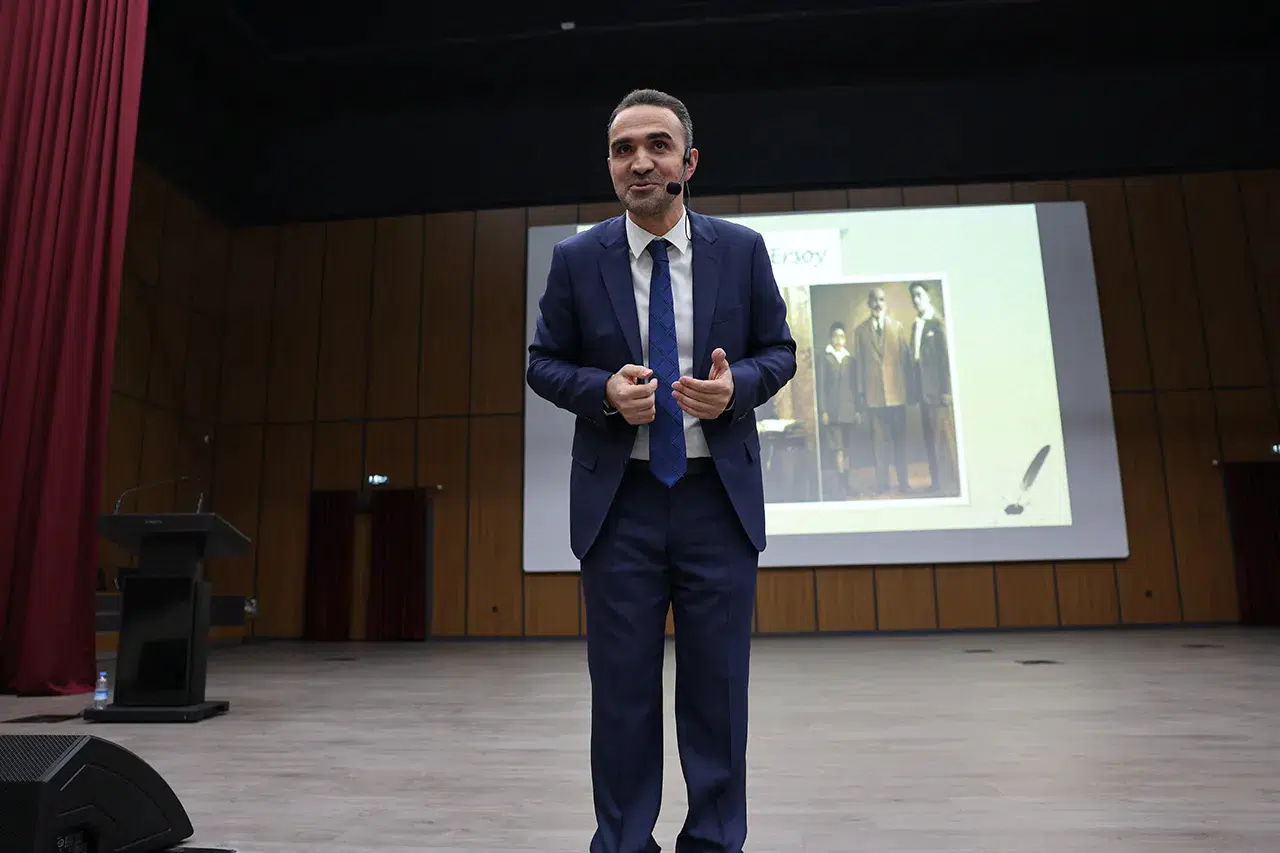 Edebiyat Dünyasının Güldüren Ciddi İsimleri Anlatıldı