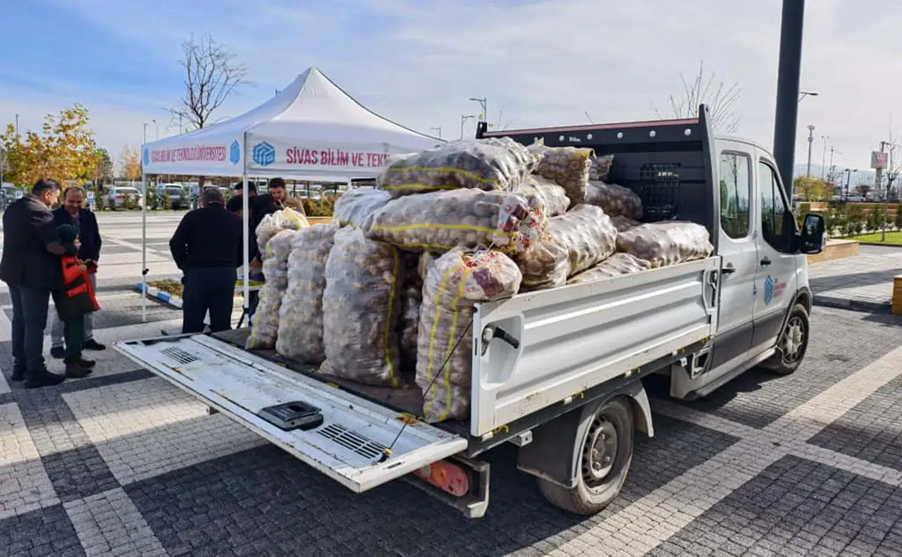 Organomineral Gübreyle Yetişen Patatesler Satışa Sunuldu