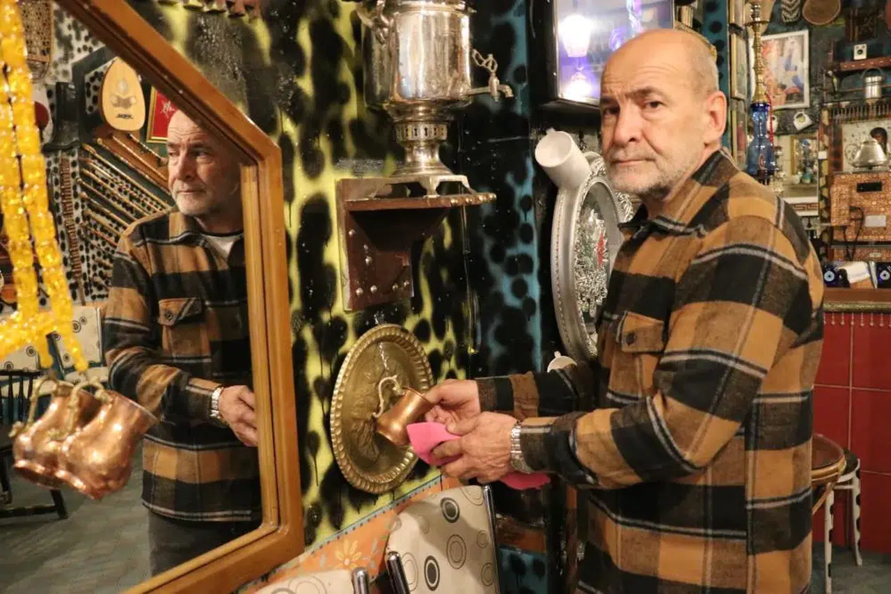 Sivas’ta Bir Demlikle Başlayan Antika Merakı, Nostalji Dolu Kafeye Dönüştü