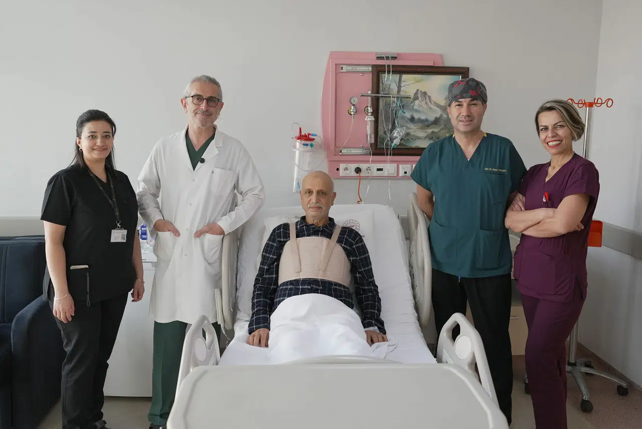 Malatya'da İki Ciddi Kalp Sorunu Tek Ameliyatta Çözüldü