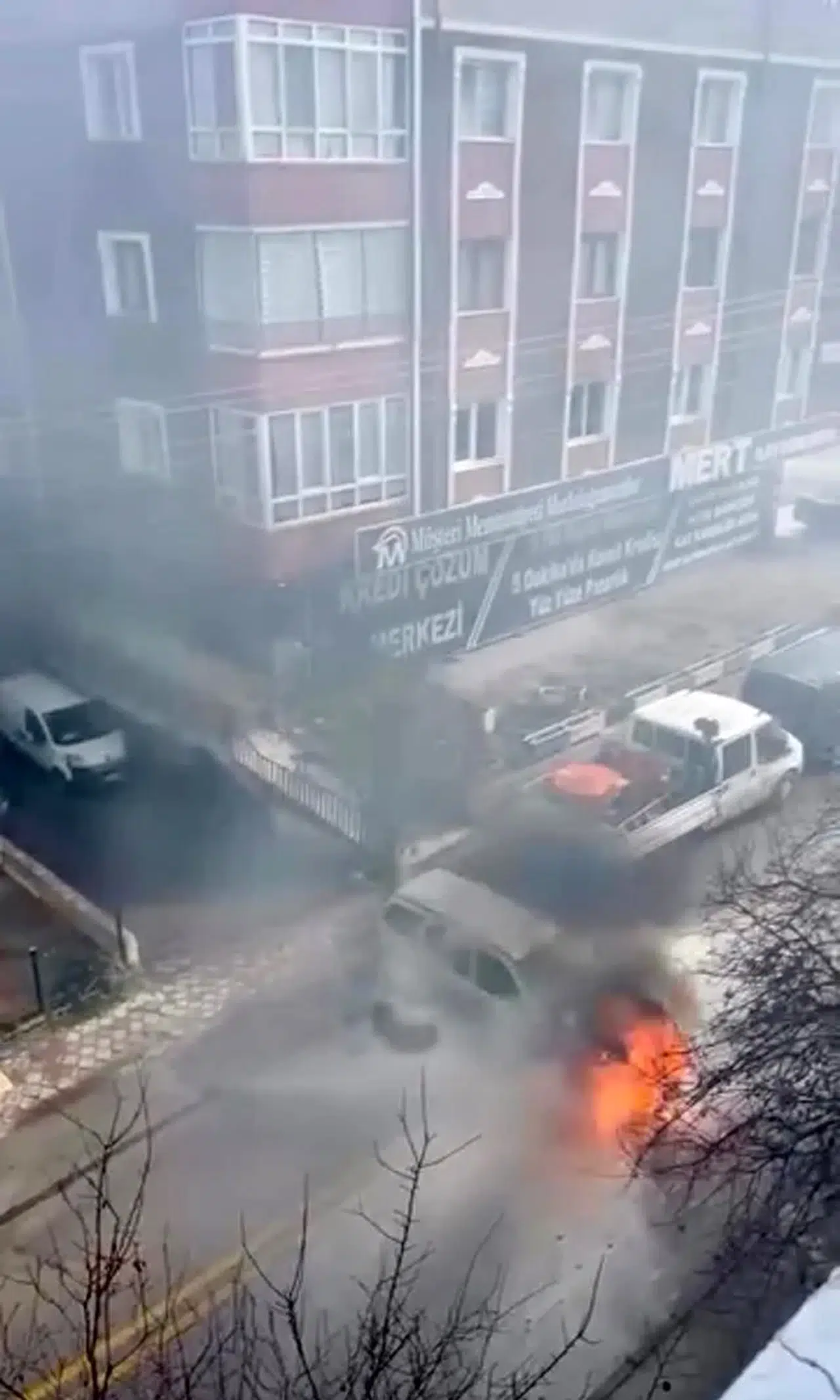 Seyir Halindeki Araç Sincan’da Yangın Çıkardı