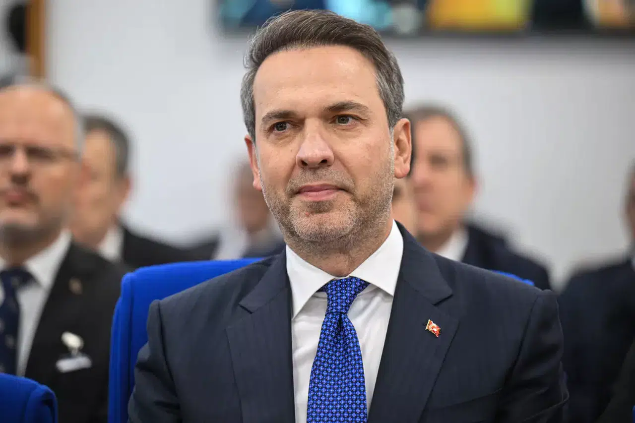 TBMM’de ‘Tüp Boş’ Diyaloğu: Bakan Bayraktar’dan Dikkat Çeken Yanıt