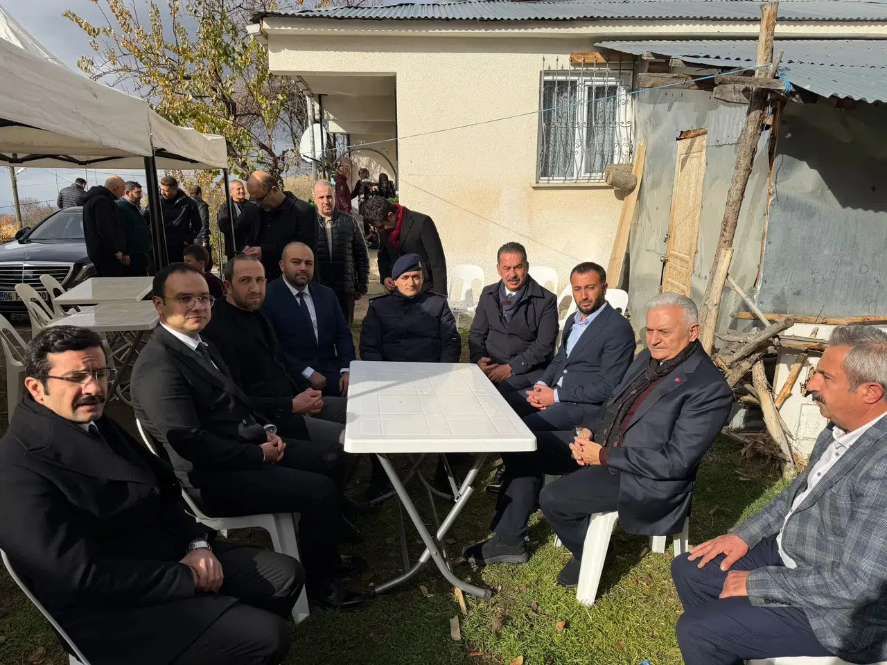 Binali Yıldırım’dan Dikköy Köyü’nde Taziye Ziyareti