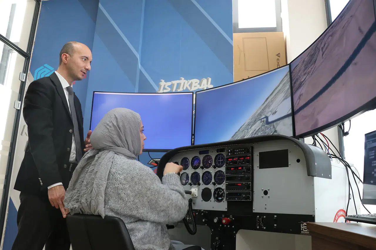 Uçuş Simülatörüyle Uygulamalı Eğitim: Öğrenciler Sektöre Hazır