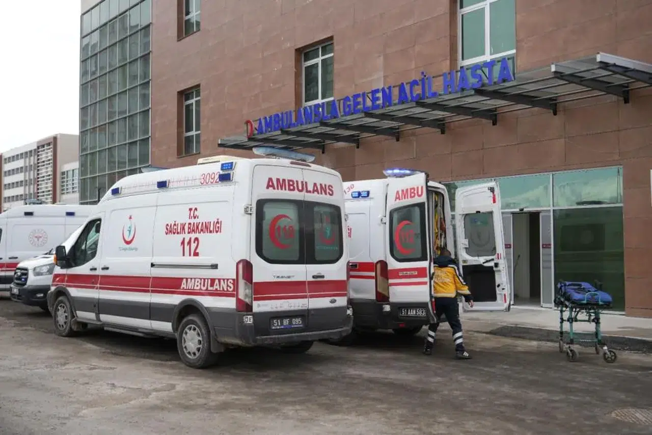 Tavuk Dönerden Sonra Zehirlenme Şüphesi: Öğrenciler Tedavi Edildi