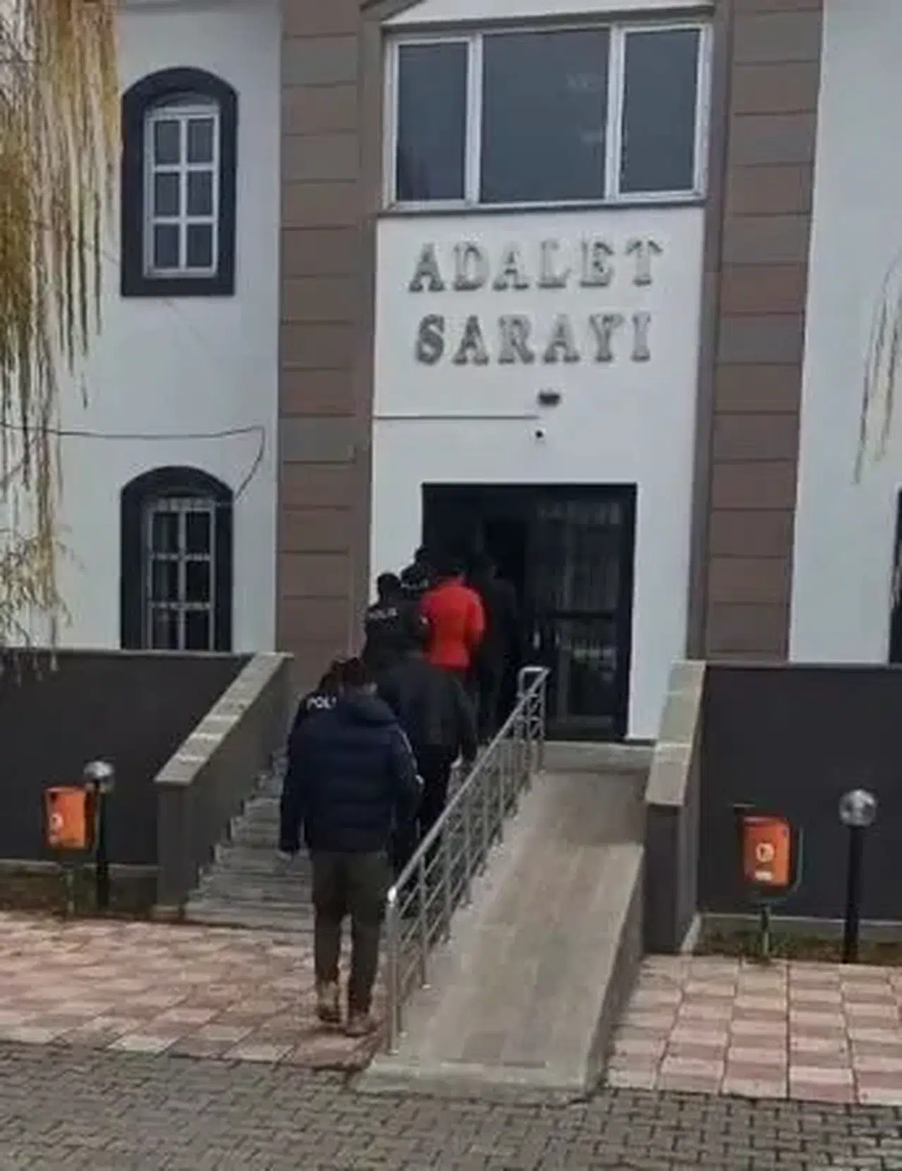 Kangal Hırsızları Kıskıvrak Yakalandı: Köpekler Sahiplerine Kavuştu