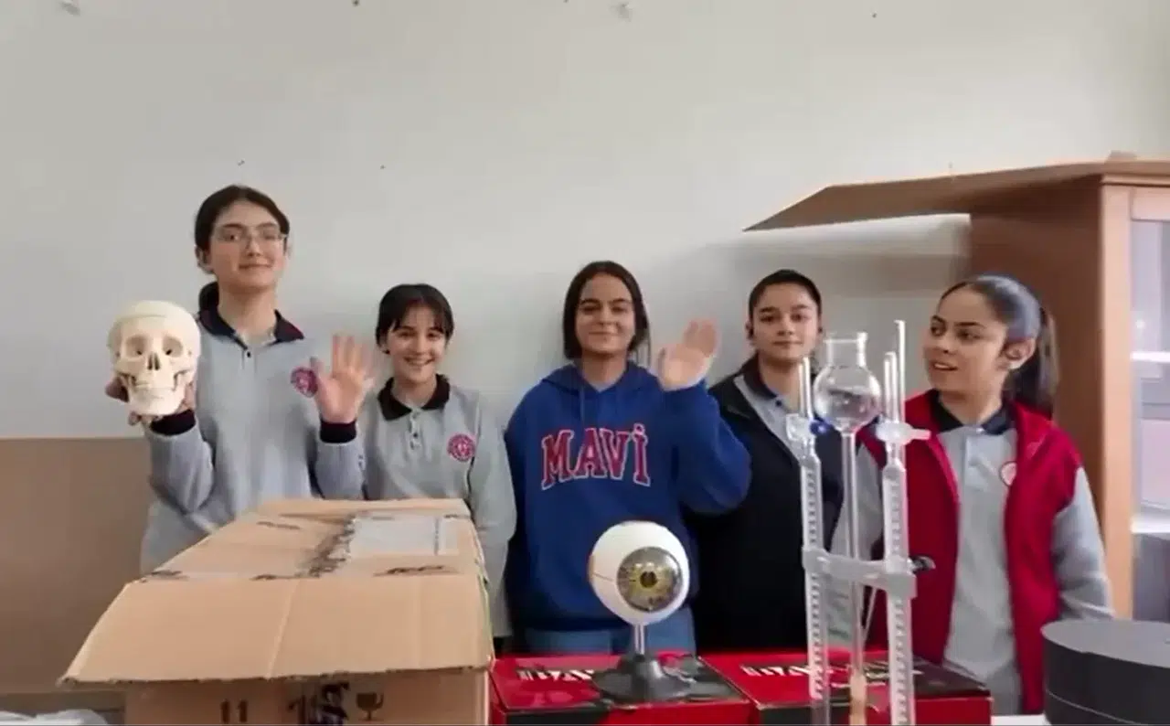 Kangal Şehit Üzeyir Gençdoğmuş Ortaokulu'na Kardeş Okul Desteği