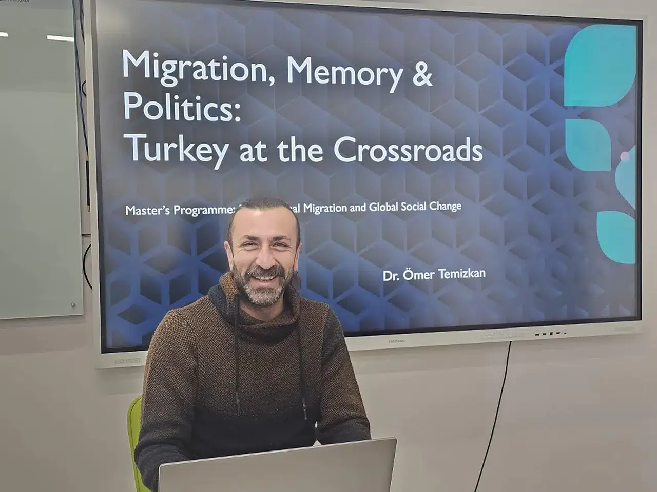 SCÜ'lü Temizkan, West University of Timișoara’da Ders Verecek