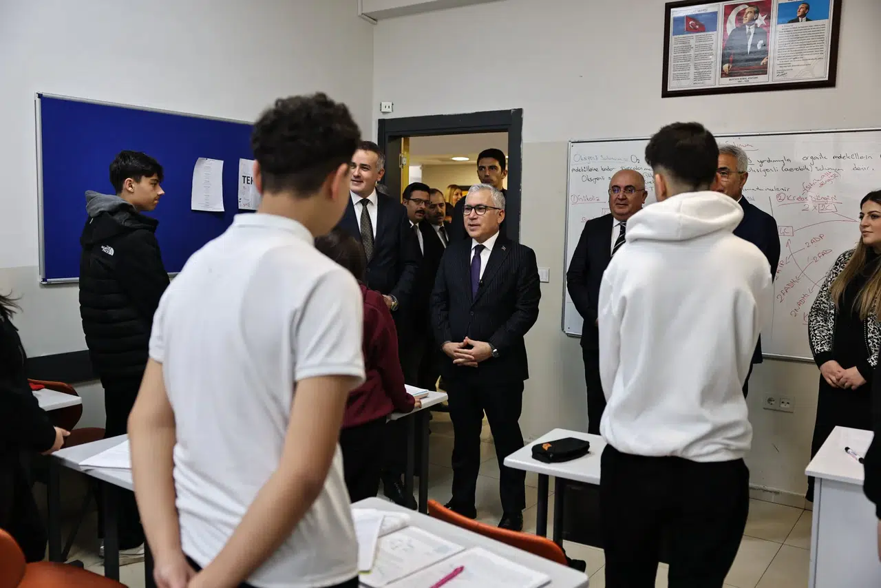 Sivas’ta mesleki eğitimin önemi bu ziyarette öne çıktı