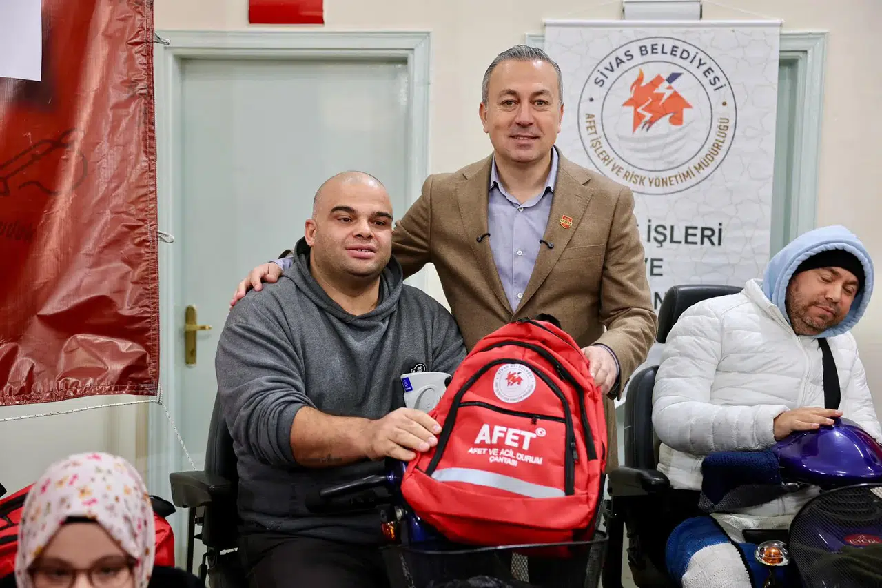 Engelli Bireylere Afet Eğitimi ve Acil Durum Çantası Desteği