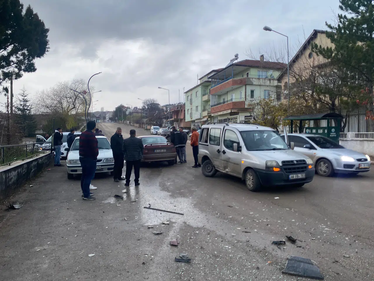 Gemerek’te Trafik Kazası: 3 Kişi Yaralandı