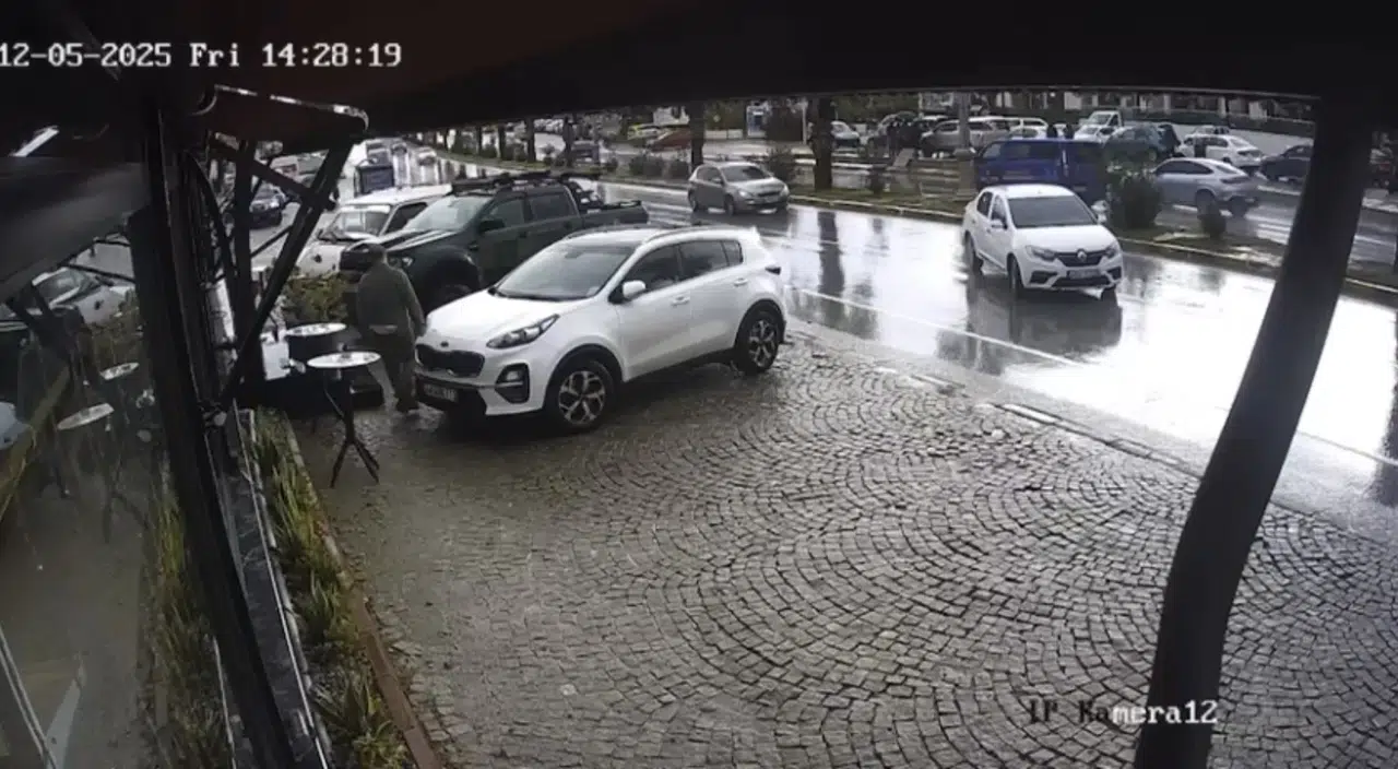 Güvenlik Kamerası Kaydetti: El Freni Kazaya Neden Oldu!