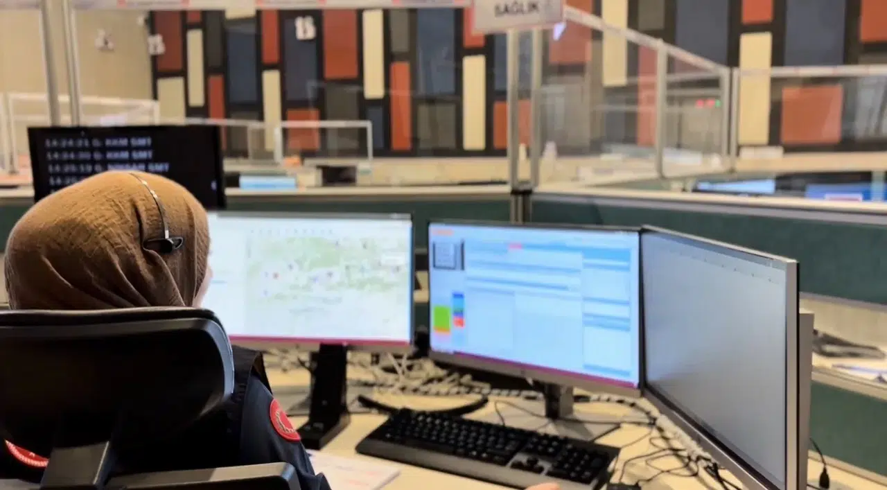 112 Personeli Yönlendirdi, Anne Bebeğini Kurtardı!