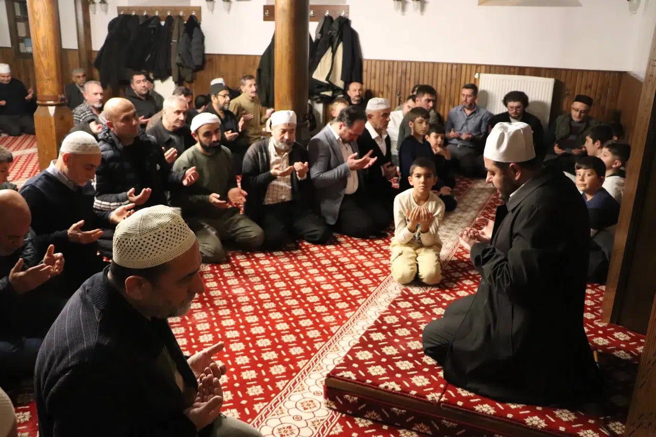 Cuma Gecesi Manevi Buluşması