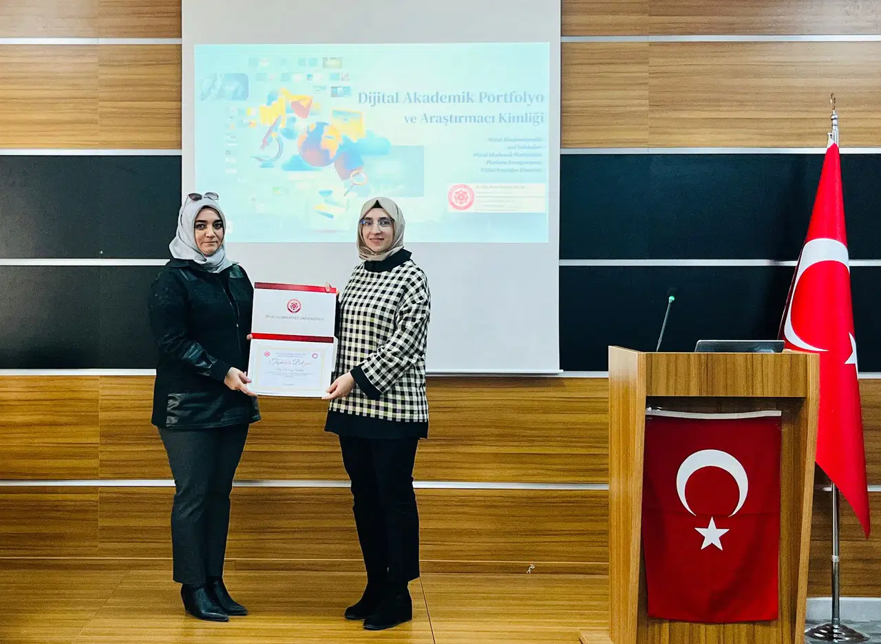 Eğitim Bilimleri Enstitüsü’nden akademik yetkinliği güçlendiren etkinlik