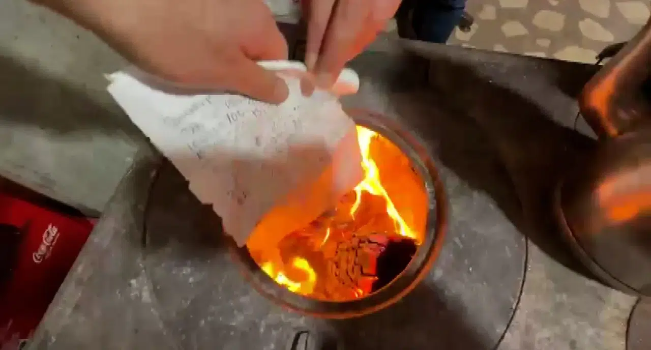 Hayırsever, Zara'da 100 Bin TL'lik Veresiye Borcunu Sildi