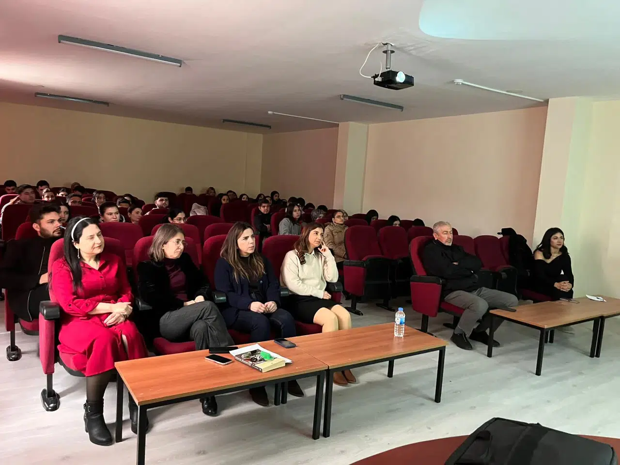 SCÜ Mezunu Saliha Şahin Öğrencilerle Kariyer Deneyimlerini Paylaştı