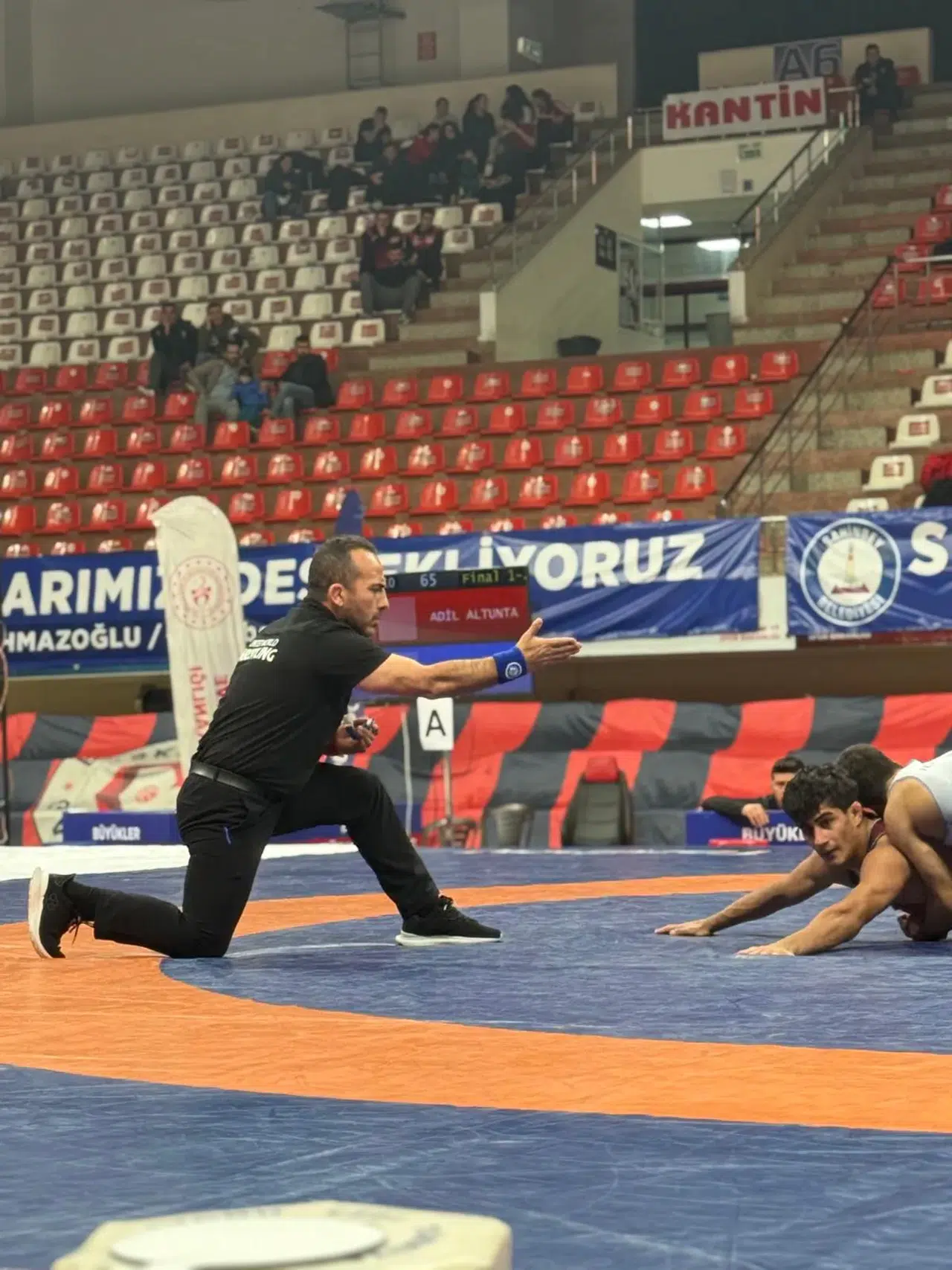 Profesör, Türkiye Güreş Şampiyonası’nda Uluslararası Hakem Olarak Görev Yaptı