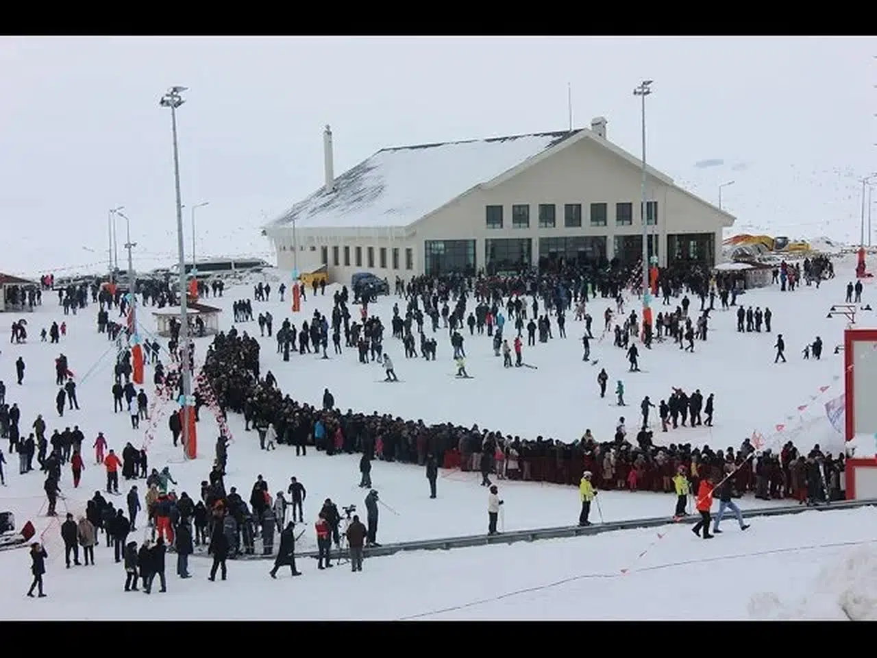 Sivas Yıldız Dağı’nda Kış Heyecanı Başladı: Kayakçılar Sezona Hazırlanıyor