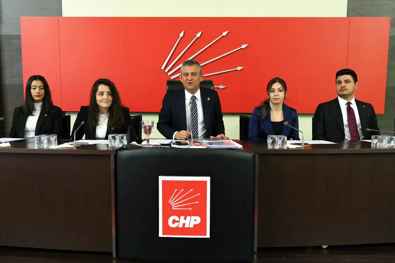 Özgür Özel’den Sivas Vekiline Yeniden Görev: İlk PM Toplantısı Yapıldı