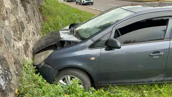 İdman yolunda feci çarpma: Genç futbolcu hastanelik oldu!