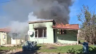 Kırklareli’nde evi alevler sardı! Mahalle ayağa kalktı