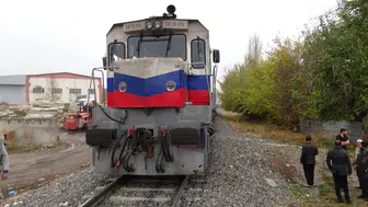Yük Treni Kazası: Raylara Düşen Kişi Ağır Yaralandı!