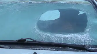 Kars’ta eksi 13 şoku! Araçların camları buz tuttu