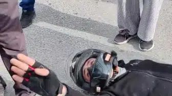 Acı içindeydi ama önceliği kendisi olmadı! Herkesi duygulandıran o anlar