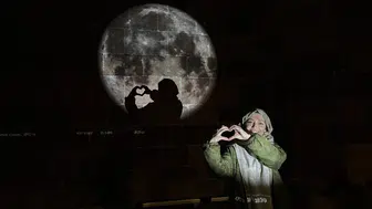 Süper Ay Kayseri'yi Aydınlattı: Yüzde 30 Daha Parlak Görüldü