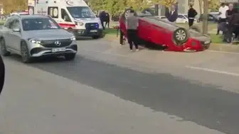 Odunluk Mahallesi’nde feci kaza: Araç takla attı, ekipler zamanla yarıştı