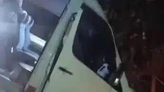 Minibüs uçurumda asılı kaldı! Facianın eşiğinden dönüldü