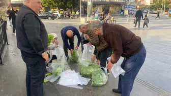 Çiftçiden Anlamlı Hareket: Çöpe Değil Halka Dağıttı!