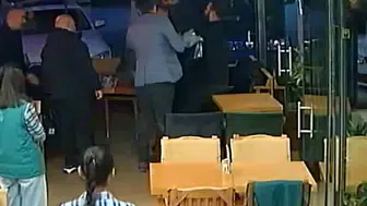 Bir Yudum Çay Az Kalsın Hayatına Mal Oluyordu: Heimlich Kurtardı!