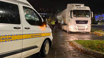 D-100’de korkunç gece! Tır sürücüsünden dikkat çeken savunma