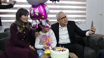 Vali Şimşek'ten Minik Gökçe'ye Duygulandıran Sürpriz Ziyaret