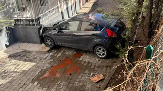 Yozgat'ta otomobil apartman bahçesine uçtu! 4 yaralı