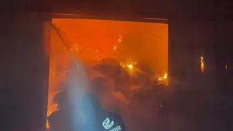 Gece yarısı alev alarmı, tüm saman depolarını bir lokmada yedi!